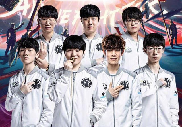 透露出的故 透露出的故