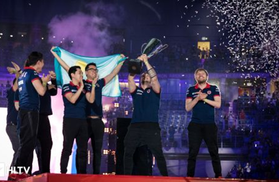 手的竞争状 手的竞争状